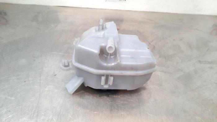 Expansion vessel from a Volkswagen Polo VI (AW1) 1.0 MPi 12V 2019
