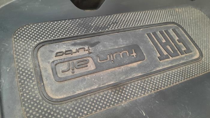 Abdeckblech Motor van een Fiat 500 (312) 0.9 TwinAir 85 2019