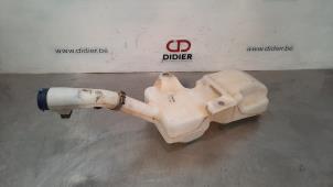 Used Front windscreen washer reservoir Fiat 500 (312) 0.9 TwinAir 85 Price € 36,30 Inclusive VAT offered by Autohandel Didier