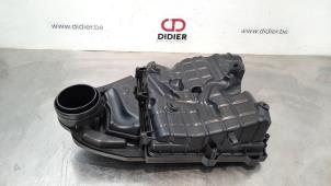 Używane Obudowa filtra powietrza Audi A3 Sportback (8VA/8VF) 1.0 TFSI 12V Cena € 36,30 Z VAT oferowane przez Autohandel Didier
