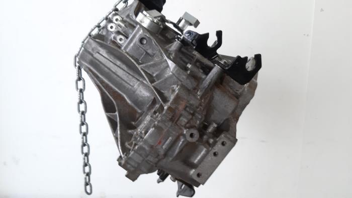 Gearbox from a Toyota Yaris III (P13) 1.33 16V Dual VVT-I 2016
