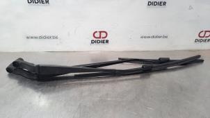 Used Front wiper arm Nissan X-Trail (T32) 1.3 DIG-T 16V Price € 102,85 Inclusive VAT offered by Autohandel Didier