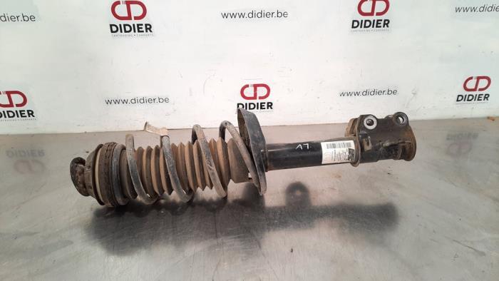 Fronts shock absorber, left from a Fiat Tipo (356W/357W) 1.4 16V 2017