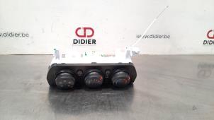 Usados Panel de control de aire acondicionado Dacia Sandero III 1.0 SCe 65 12V Precio € 66,55 IVA incluido ofrecido por Autohandel Didier