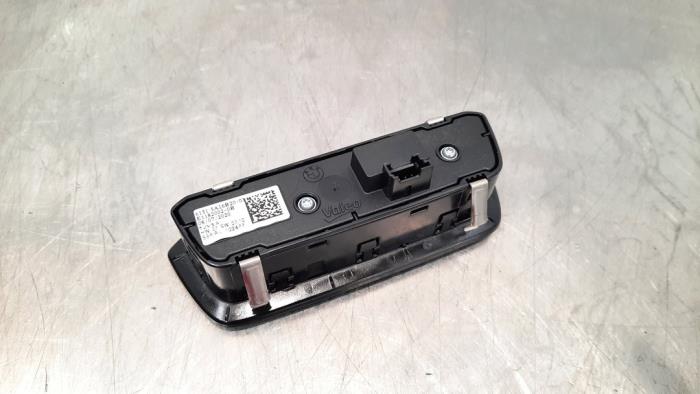 AIH headlight switch from a BMW 3 serie (G20) 330e 2.0 TwinPower Turbo 16V 2020