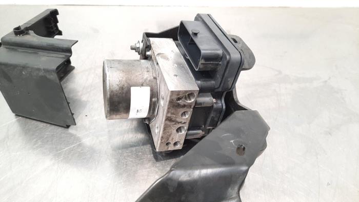 Gebrauchte ABS Pumpe Opel Crossland (X) 1.2 12V Preis € 302,50 Mit Mehrwertsteuer angeboten von Autohandel Didier