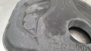 Engine cover from a Hyundai H-350 2.5 CRDi 2017
