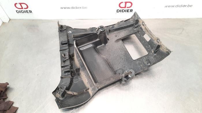 Rear bumper bracket, left from a BMW 3 serie Touring (F31) 318i 1.5 TwinPower Turbo 12V 2020