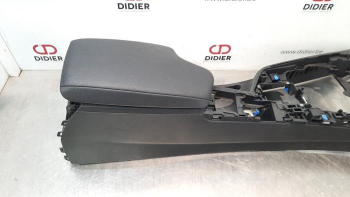 Console centrale d'un BMW 3 serie Touring (F31) 318i 1.5 TwinPower Turbo 12V 2020
