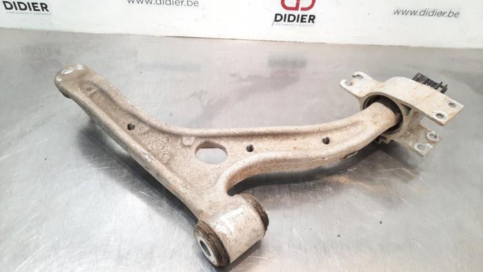 Front wishbone, left from a Mercedes-Benz A (W176) 2.2 A-200 CDI, A-200d 16V 2015