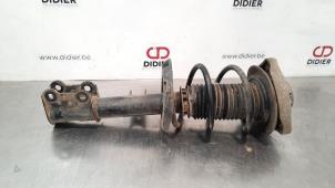 Used Fronts shock absorber, left Mercedes A (W176) 2.2 A-200 CDI, A-200d 16V Price € 127,05 Inclusive VAT offered by Autohandel Didier