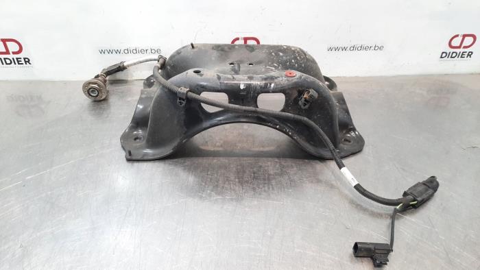 Usagé Support boîte de vitesses Mercedes V (447.8) 2.1 250 BlueTEC, 250 d 16V Prix € 30,25 Prix TTC proposé par Autohandel Didier