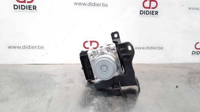 Używane Pompa ABS Fiat 500X (334) 1.6 D 16V Multijet Cena € 459,80 Z VAT oferowane przez Autohandel Didier