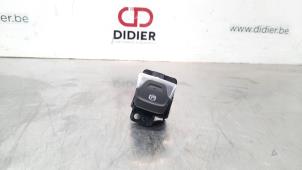 Used Parking brake switch Fiat 500X (334) 1.6 D 16V Multijet Price € 30,25 Inclusive VAT offered by Autohandel Didier