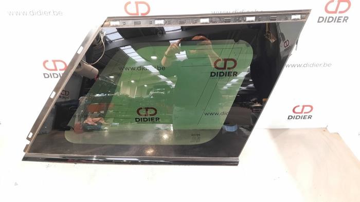 Usados Ventanilla triangular derecha detrás Landrover Range Rover IV (LG) 4.4 SDV8 32V Precio € 199,65 IVA incluido ofrecido por Autohandel Didier
