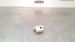 Used Antenna Amplifier BMW X2 (F39) sDrive 18d 2.0 16V Price € 30,25 Inclusive VAT offered by Autohandel Didier