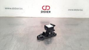 Used Card reader (lock) Volvo XC60 I (DZ) 2.0 D3 16V Price € 90,75 Inclusive VAT offered by Autohandel Didier