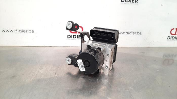 Begagnade ABS-pump Volvo XC60 I (DZ) 2.0 D3 16V Pris € 60,50 Inklusive moms erbjuds av Autohandel Didier