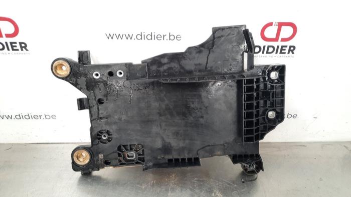 Begagnade Batterilåda Mini Mini (F56) 1.5 12V One Pris € 30,25 Inklusive moms erbjuds av Autohandel Didier