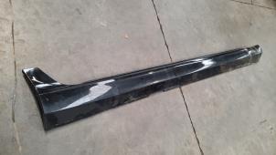 Used Door sill right Volvo V60 II (ZW) 2.0 D4 16V Price € 90,75 Inclusive VAT offered by Autohandel Didier