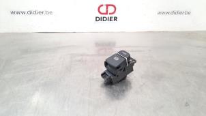 Used Parking brake switch BMW 5 serie (G30) 520d 2.0 TwinPower Turbo 16V Price € 36,30 Inclusive VAT offered by Autohandel Didier