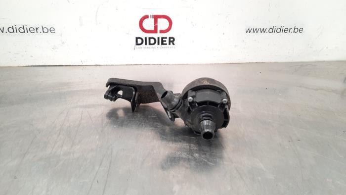 Begagnade Extra vattenpump BMW 5 serie (G30) 520d 2.0 TwinPower Turbo 16V Pris € 36,30 Inklusive moms erbjuds av Autohandel Didier