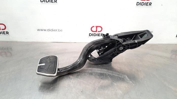Używane Pedal hamulca BMW 5 serie (G30) 520d 2.0 TwinPower Turbo 16V Cena € 48,40 Z VAT oferowane przez Autohandel Didier