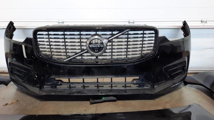 Front end, complete Volvo XC60 II 2.0 B5 16V Mild Hybrid AWD - 32337378