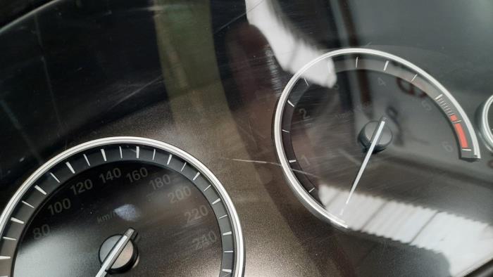 Cuentakilómetros de un BMW 5 serie Touring (F11) 518d 16V 2017