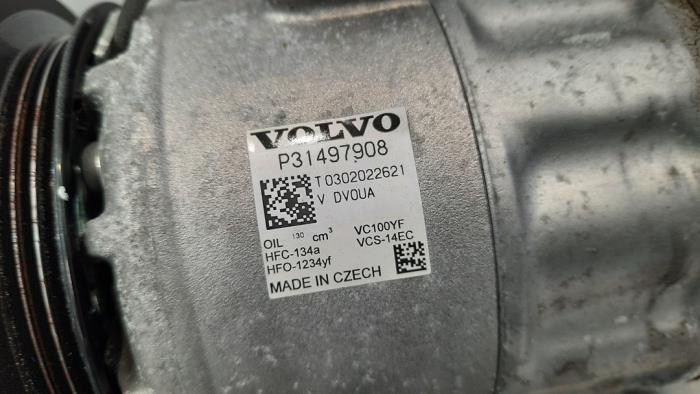 Compresseur de clim d'un Volvo XC60 II (UZ) 2.0 B5 16V Mild Hybrid AWD 2020