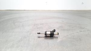 Used Injector (petrol injection) Volkswagen Golf VIII (CD1) 2.0 GTI 16V Price € 66,55 Inclusive VAT offered by Autohandel Didier
