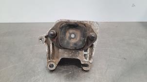 Used Gearbox mount Opel Vivaro 1.6 CDTi BiTurbo 125 Price € 48,40 Inclusive VAT offered by Autohandel Didier
