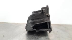 Usagé Boîte de module compartiment moteur Opel Movano 2.3 CDTi 16V RWD Prix € 36,30 Prix TTC proposé par Autohandel Didier
