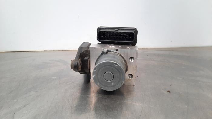 Used ABS pump Audi A4 Avant (B9) 2.0 TDI Mild hybrid 16V Price € 459,80 Inclusive VAT offered by Autohandel Didier