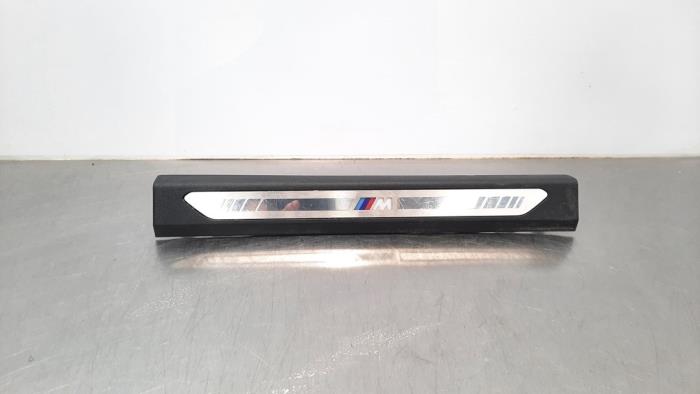 Begagnade Innerbelysning BMW X5 (G05) xDrive 45 e iPerformance 3.0 24V Pris € 12,10 Inklusive moms erbjuds av Autohandel Didier