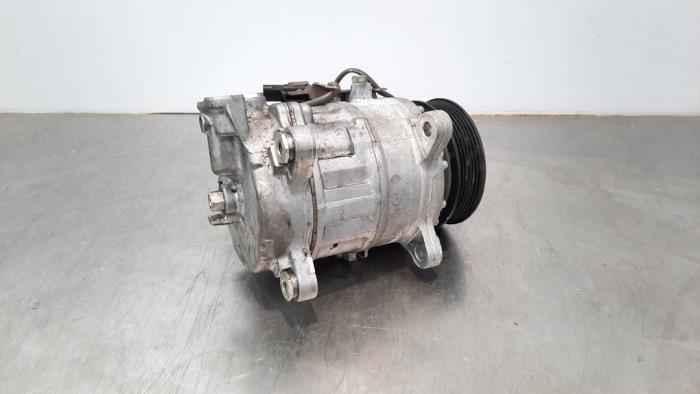 Air conditioning pump from a BMW X5 (G05) xDrive 25d 2.0 16V 2021