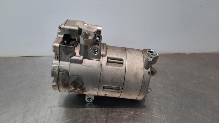 Air conditioning pump from a BMW X5 (G05) xDrive 45 e iPerformance 3.0 24V 2021