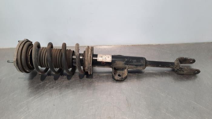 Fronts shock absorber, left from a Alfa Romeo Stelvio (949) 2.2d 16V 160 2020