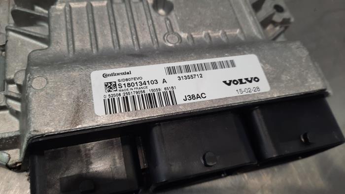 Ordinateur gestion moteur d'un Volvo V60 I (FW/GW) 1.6 DRIVe 2016