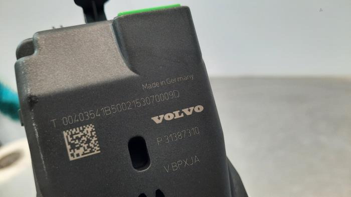 Brake assist sensor from a Volvo V60 I (FW/GW) 1.6 DRIVe 2016