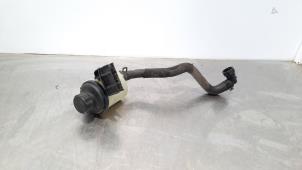 Used Power steering fluid reservoir Volvo V60 I (FW/GW) 1.6 DRIVe Price € 24,20 Inclusive VAT offered by Autohandel Didier