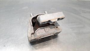 Engine mount from a Volkswagen Caddy IV 2.0 TDI 102 2016