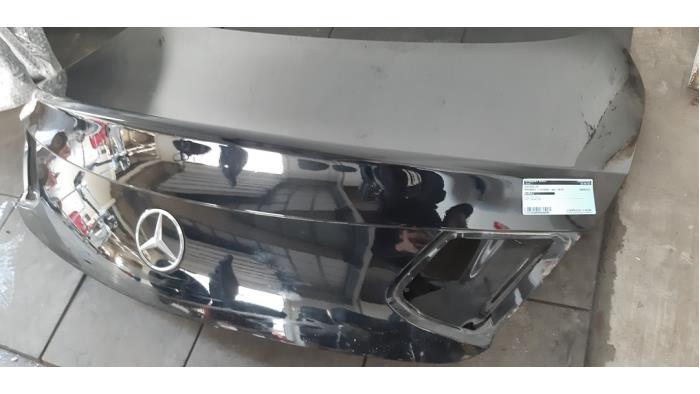 Portón trasero de un Mercedes-Benz C (C205) C-220d 2.2 16V BlueTEC 2015