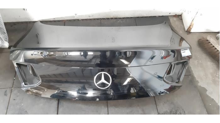 Portón trasero de un Mercedes-Benz C (C205) C-220d 2.2 16V BlueTEC 2015