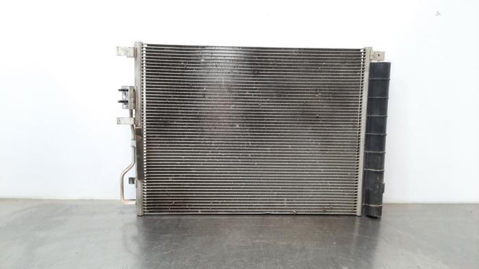 Air conditioning condenser from a Hyundai Tucson (TL) 1.6 CRDi 16V 136 2018