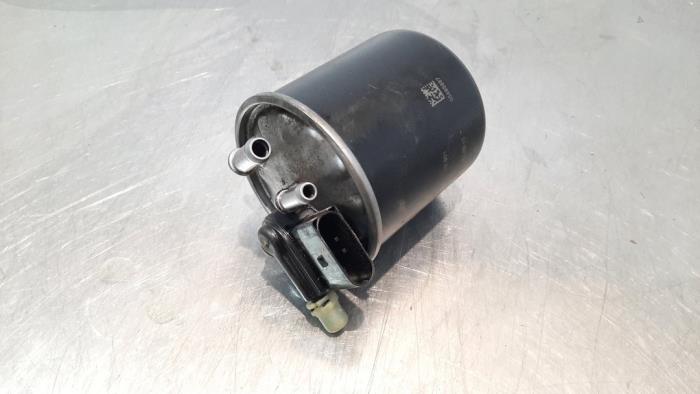 Fuel filter from a Mercedes-Benz B (W246,242) 1.5 B-180 CDI 16V 2015