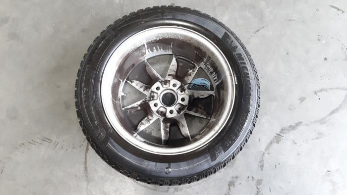 Llanta y neumático de un MINI Clubman (F54) 1.5 One D 12V 2019