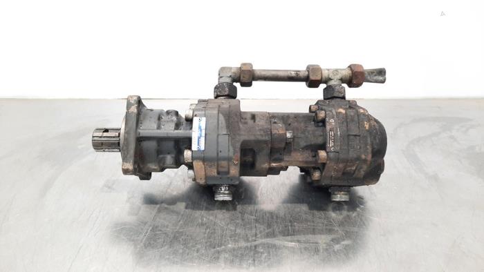 Begagnade Hydraulpump Renault Diversen Pris € 665,50 Inklusive moms erbjuds av Autohandel Didier
