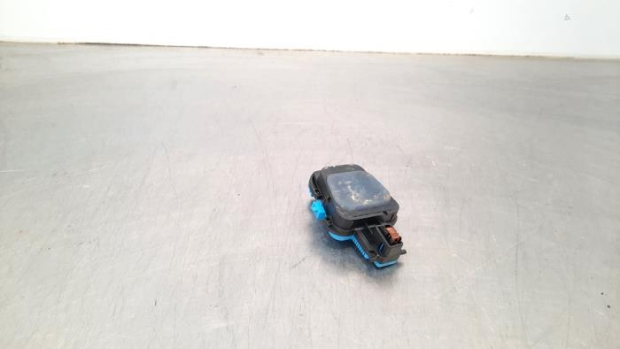 Begagnade Regnsensor Mercedes E Estate (S213) E-200d 2.0 Turbo 16V Pris € 30,25 Inklusive moms erbjuds av Autohandel Didier