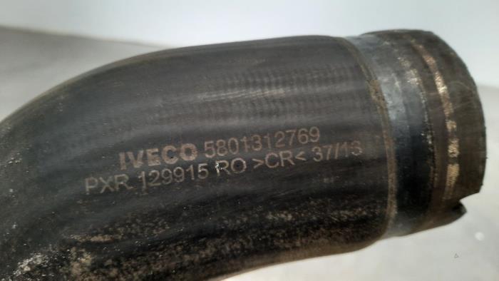 Intercooler Schlauch van een Iveco New Daily V 35C15V, 40C15V 2013